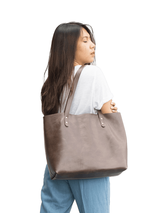 look casual with dark brown ellen market tote bag