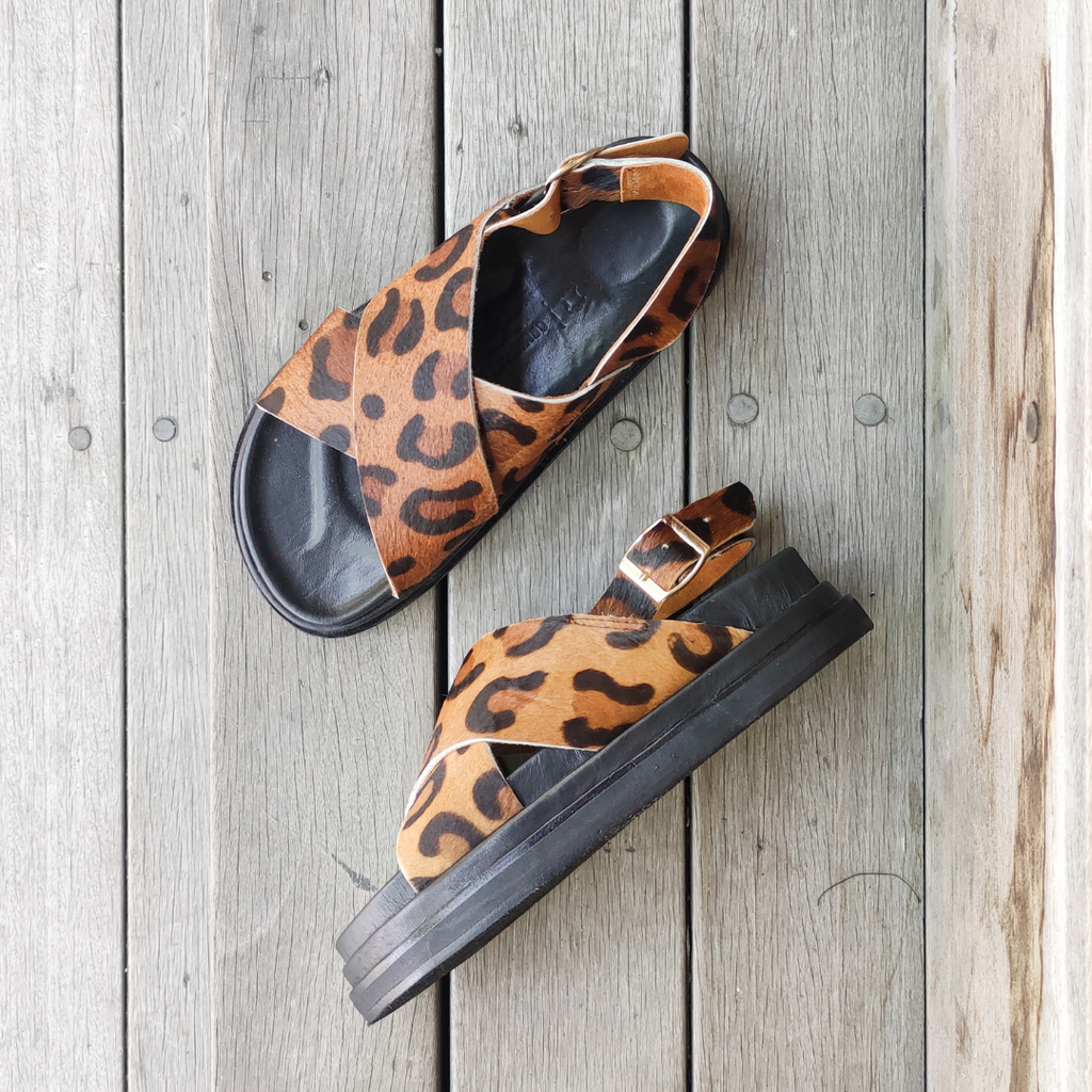 LEO Cross Strap Platform Sandals