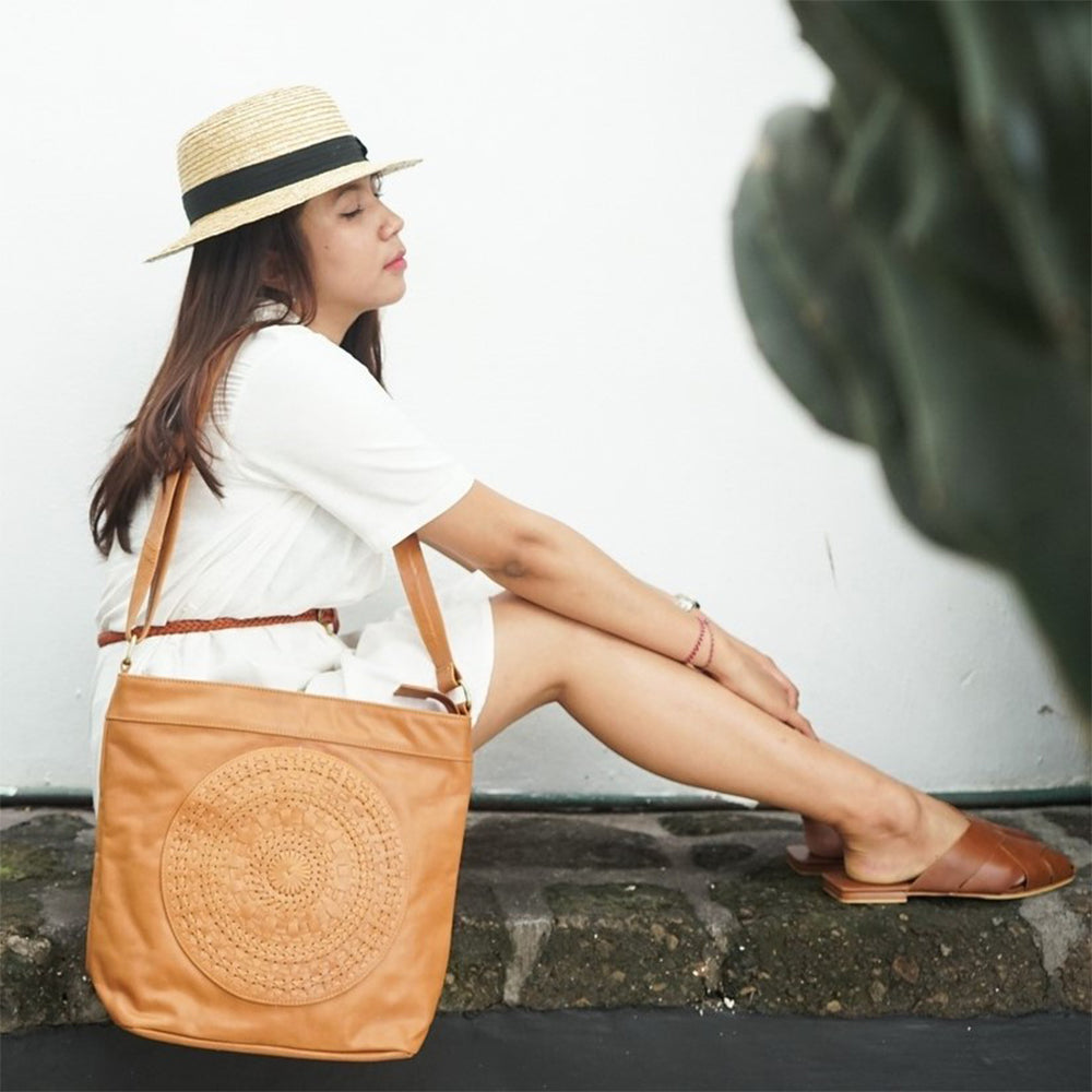 MANDALA Shoulder Bag - Honey Tan